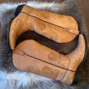 Team West women’s cowboy boots:  Size: 9; Color: Capuchino